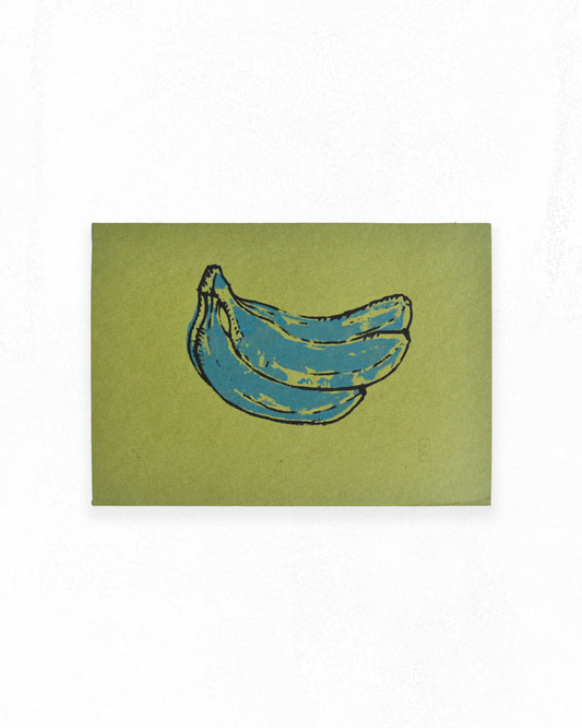 Musa paradisiaca azul sobre fondo verde